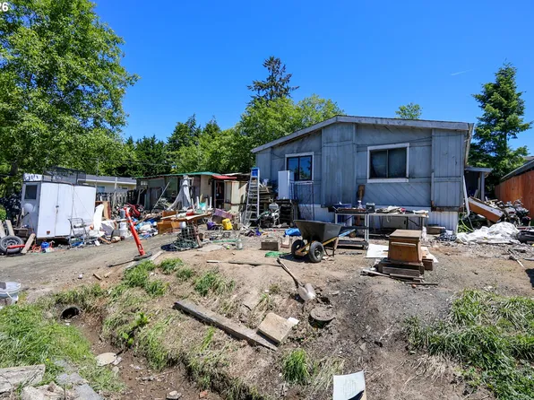 63451 Capitol Dr, Coos Bay, OR 97420