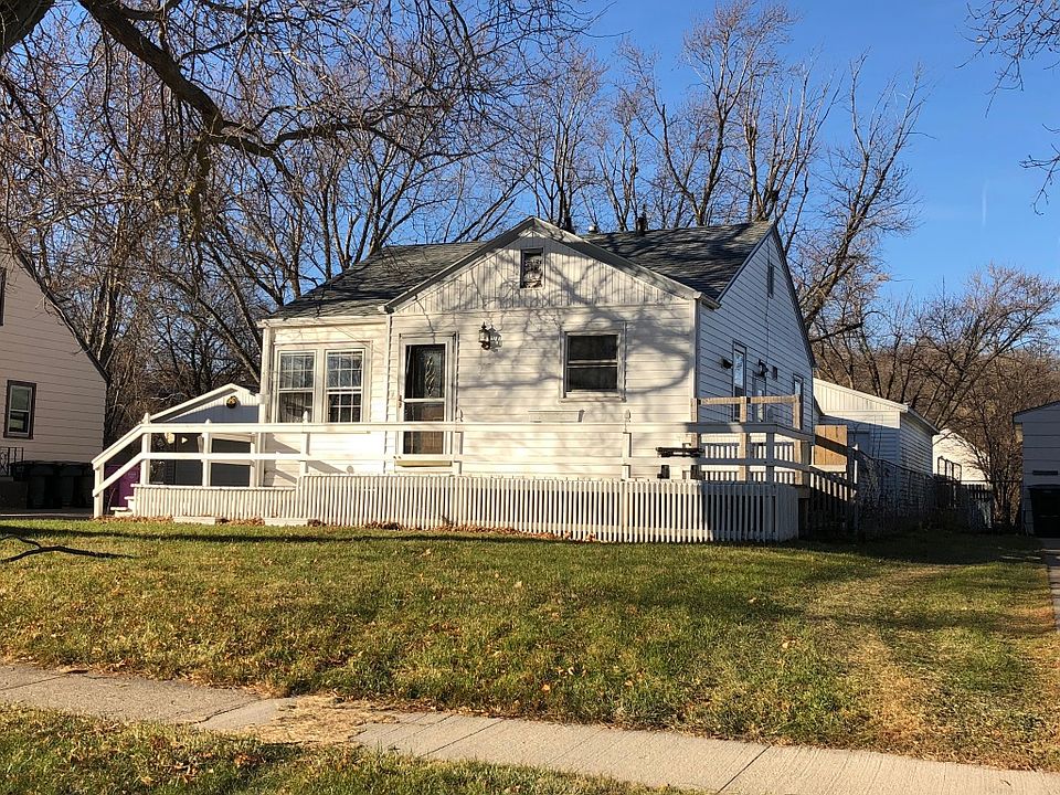 1st image of 2423 Isabella St