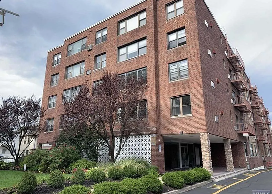 1 bed, 955 sqft, $2,600 — Photo 1