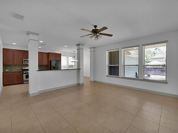 3rd image of 110 W Montfair Blvd