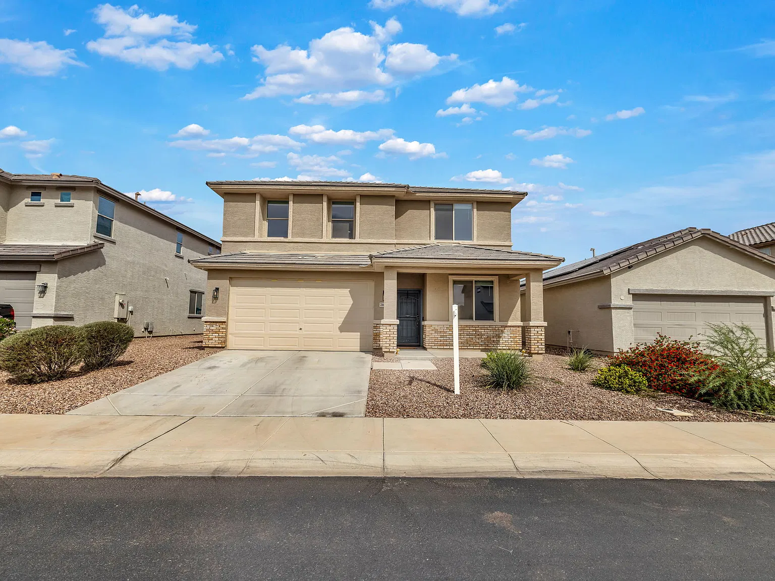 4 bed, 3018 sqft, $2,650 — Photo 2