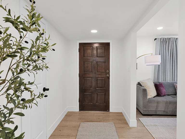 1233 E Campus Dr — Photo 21