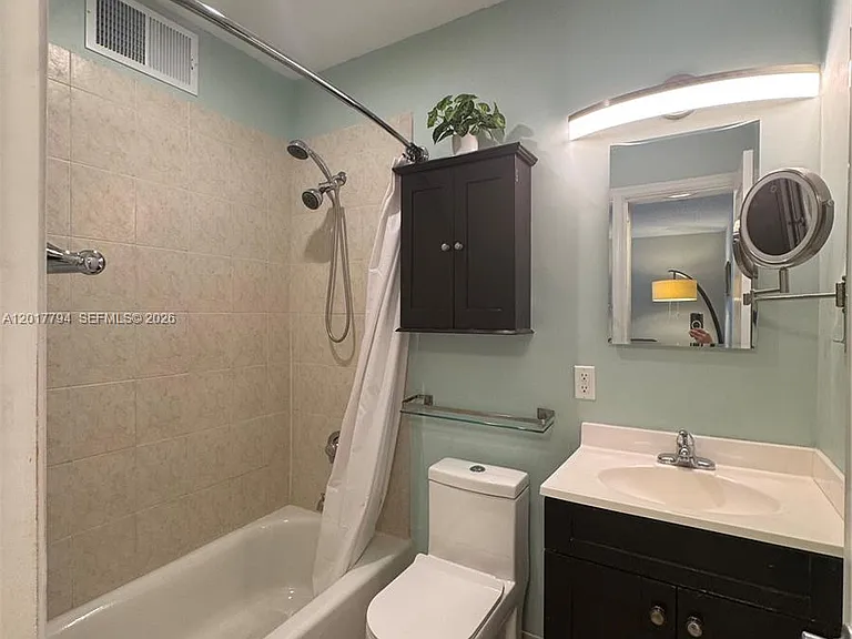 2660 NE 8th Ave #215 — Photo 7