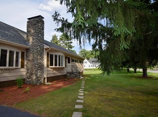 438 King Philip St, Raynham, MA 02767