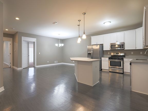 2nd image of 1111 Landis Ln