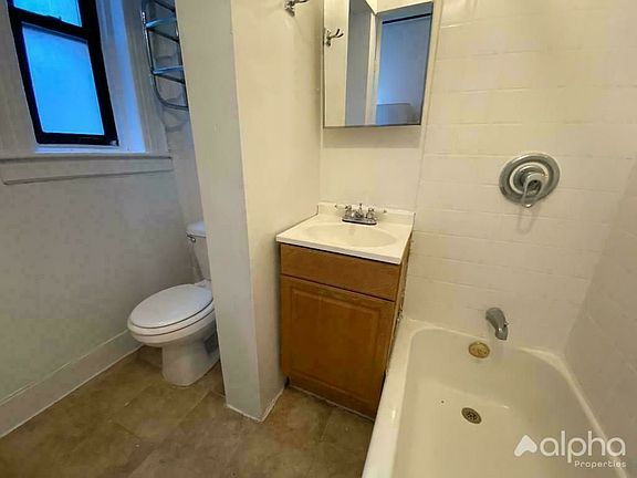 5th image of 510 E 13th St