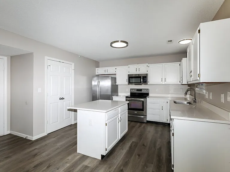 4204 Dunedin Ct — Photo 6
