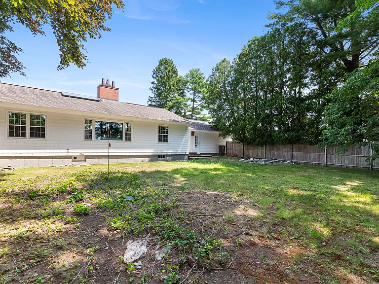 355 Pearse Rd — Photo 50