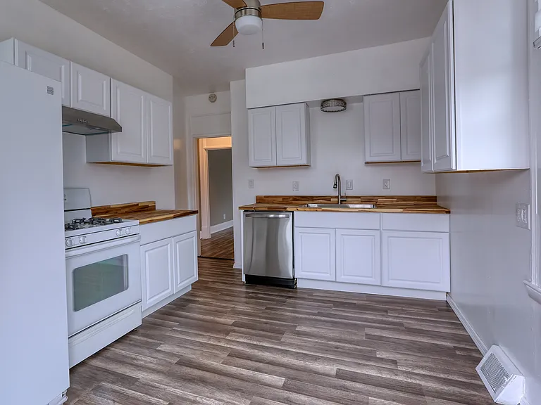 403 Wall Ave #AVENUE2 — Photo 17