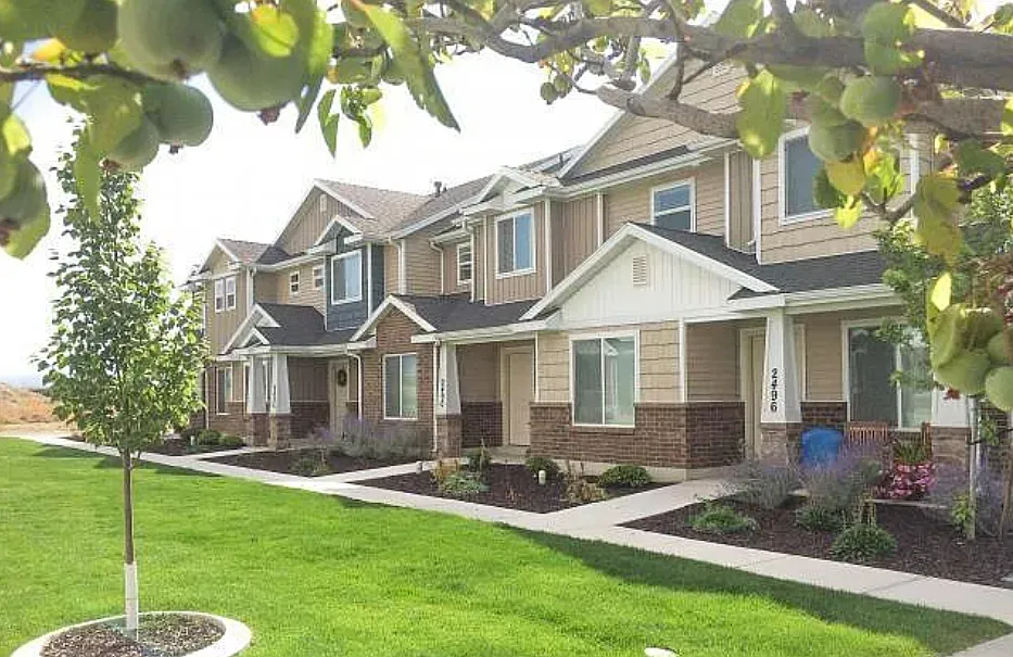 3 bed, 2.5 bath, 1520 sqft, $1,750 — Photo 1
