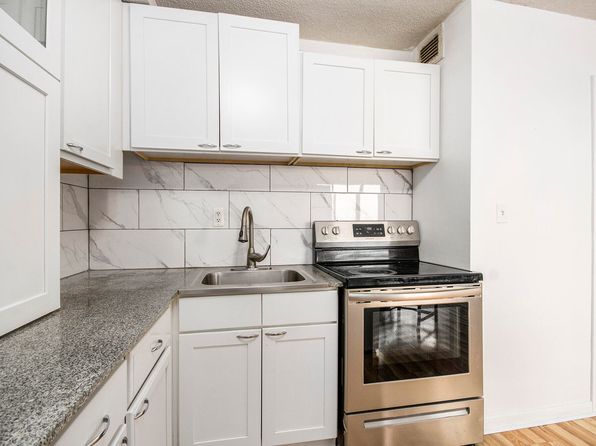8900 E Jefferson Ave #1109, Detroit, MI 48214