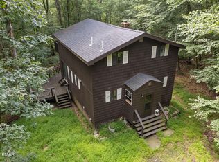 162 Spring Run Dr, Cresco, PA 18326