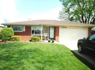 32946 Wareham Ct, Warren, MI 48092