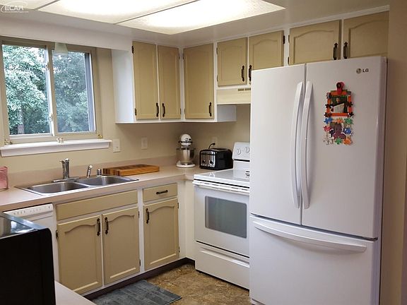 3rd image of 6395 McKenzie Dr