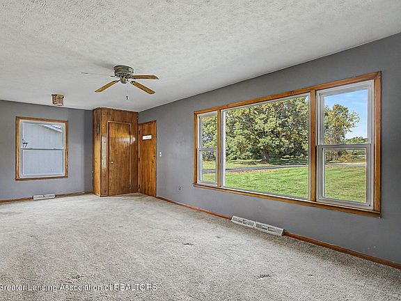 3rd image of 4795 Green Rd