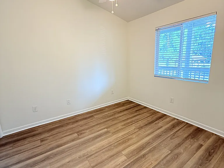 1280 White Tree Ln #H — Photo 17