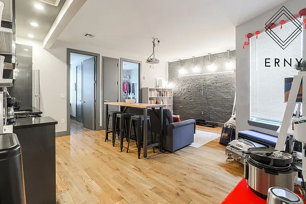 Rented by ERNY LLC | media 15