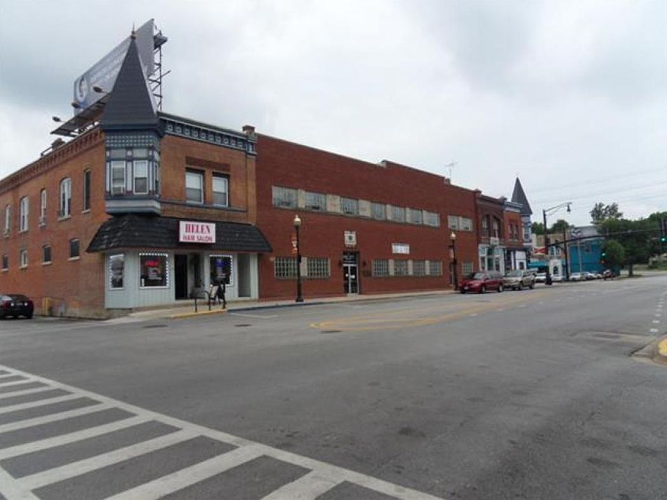 1st image of 122 W Downer Pl