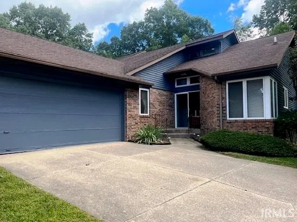 51766 Villager Pkwy, Granger, IN 46530