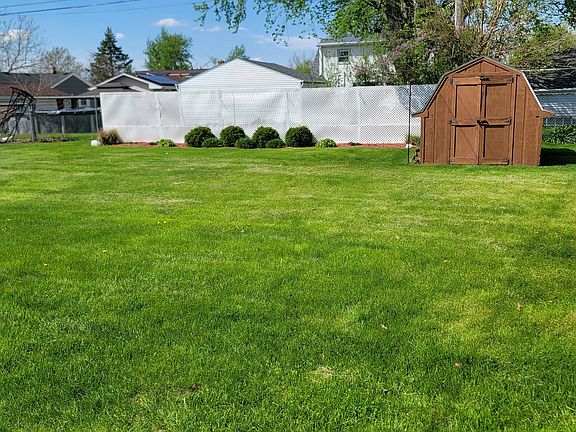 3rd image of 528 Glenwood Dr