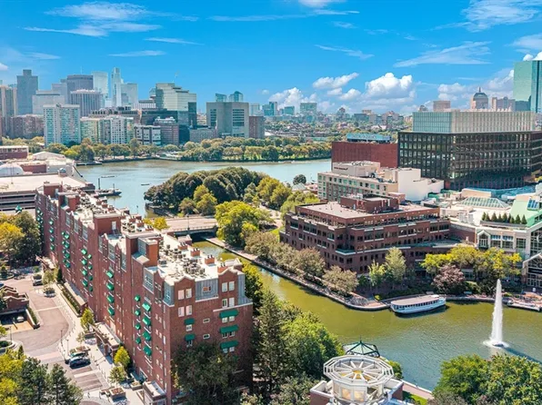 4 Canal Park Penthouse 8, Cambridge, MA 02141