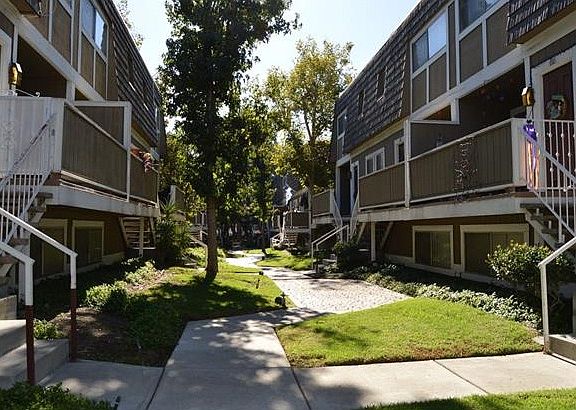 2nd image of 1953 Glenoaks Blvd Unit 135