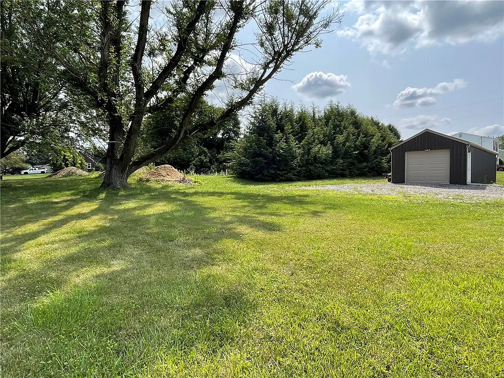 323 N Duffy Rd photo 1