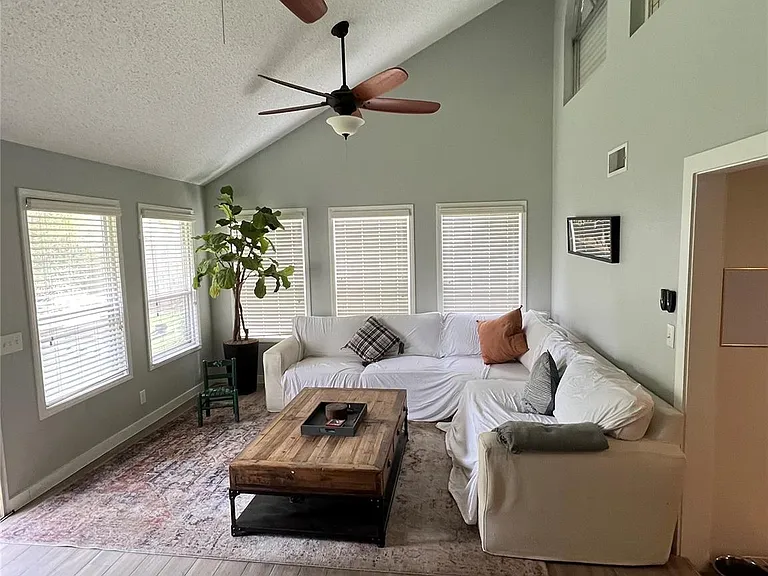 122 Albacore Ave — Photo 5