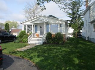 5860 River Rd, East China, MI 48054