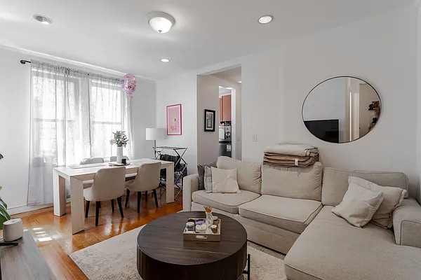 Rented by Bond New York | media 1