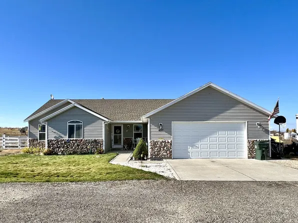 697 Wolcott Dr, Spring Creek, NV 89815