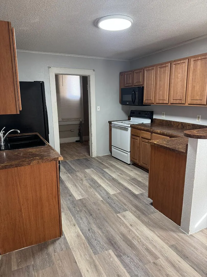 2 bed, 748 sqft, $500 — Photo 4
