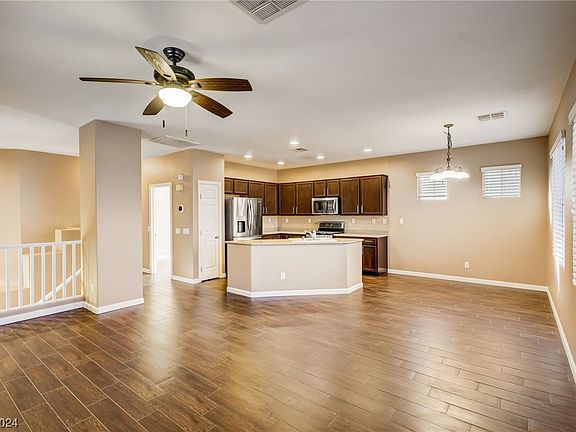 5th image of 10973 Newcastle Hills St
