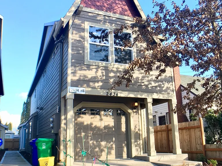 2434 SE 78th Ave #A — Photo 1