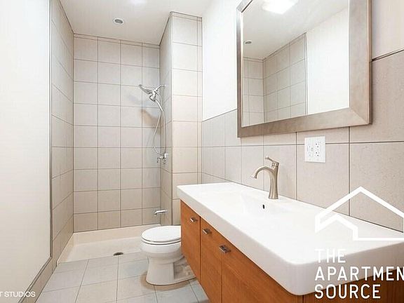 5th image of 3040 N Ashland Ave #Qk301e4qj