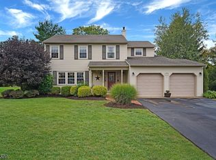 48 Redwood Ter, Flemington, NJ 08822