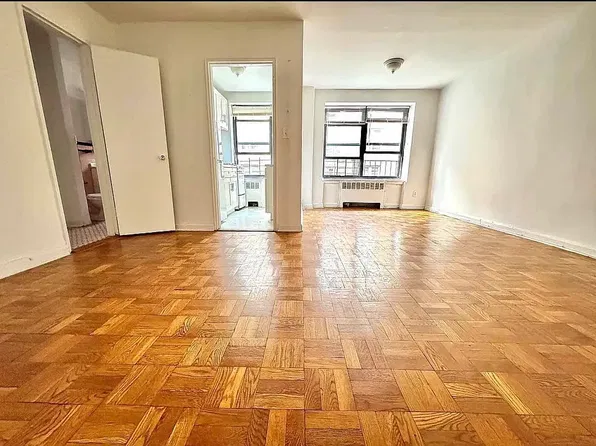 42-45 Judge St #3C, Elmhurst, NY 11373