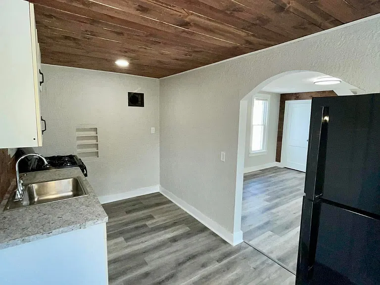 356 Winchester St — Photo 9
