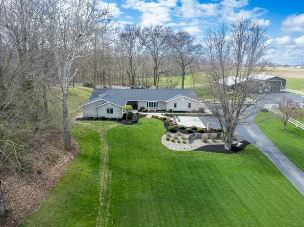 7768 N Roanoke Rd, Huntington, IN 46750