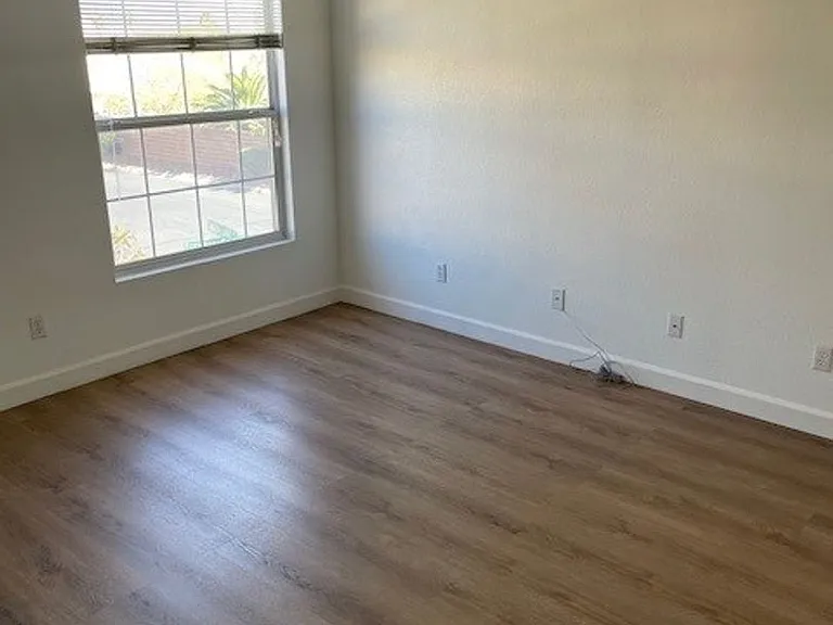 8401 Sewards Bluff Ave — Photo 31