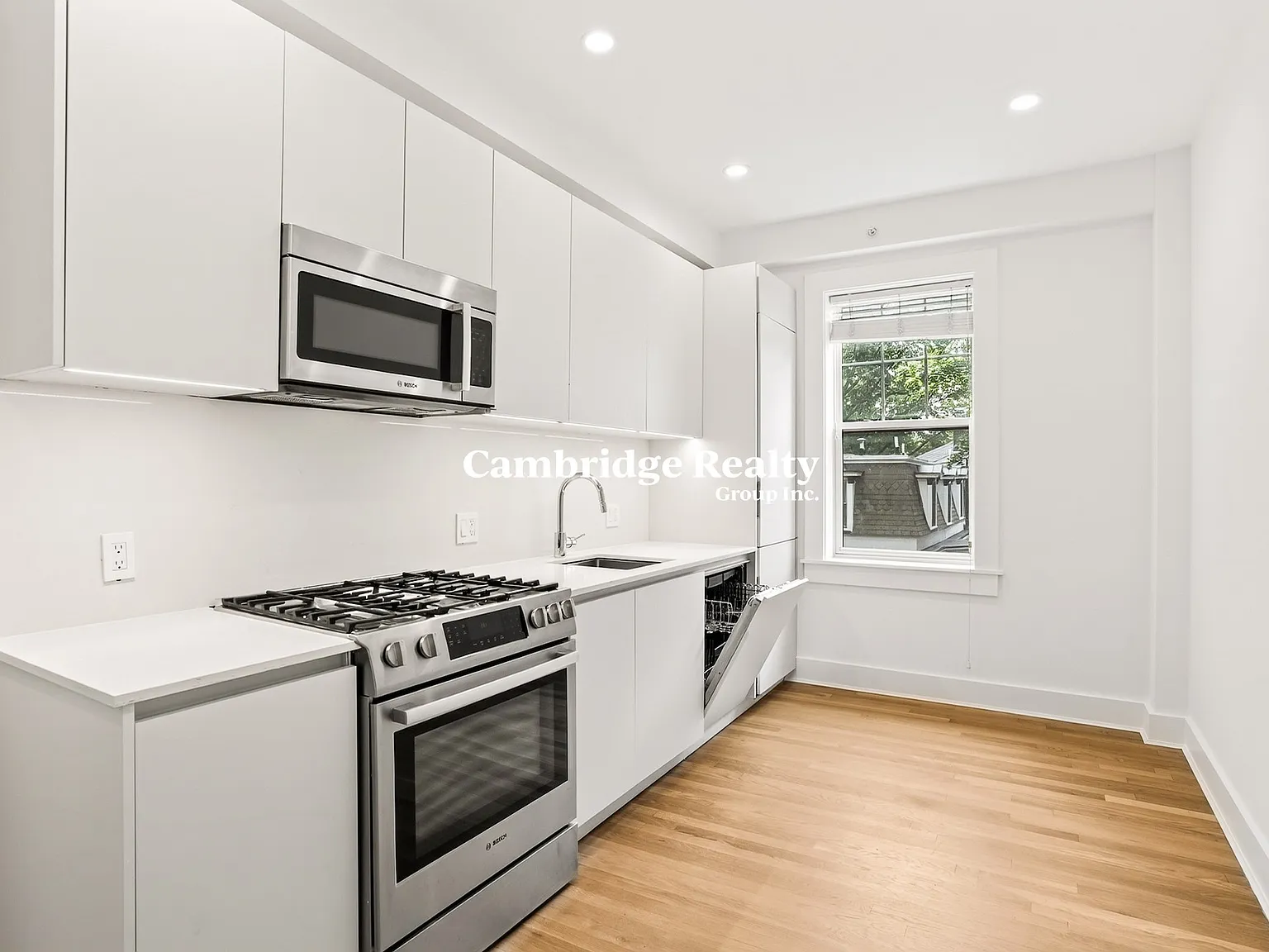 2 bed, 1.0 bath, 870 sqft, $3,895 — Photo 1