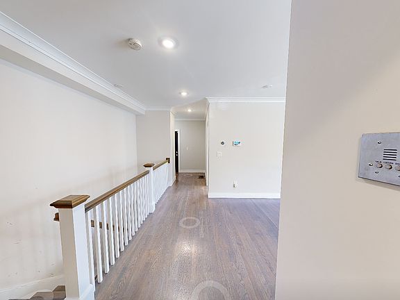 3rd image of 791 Linden St #1