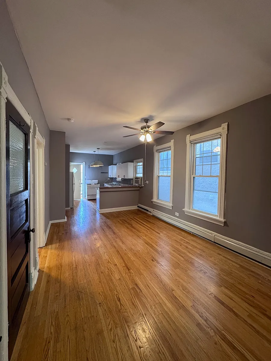 Building Photo - 1805 N Kedzie Ave #2