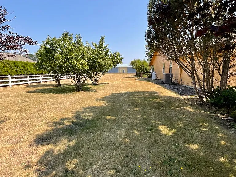 11246 Airpark Ln SE — Photo 2