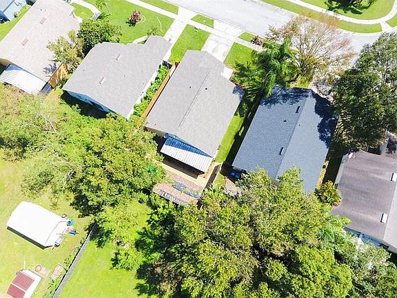4th image of 2114 Donegan Pl