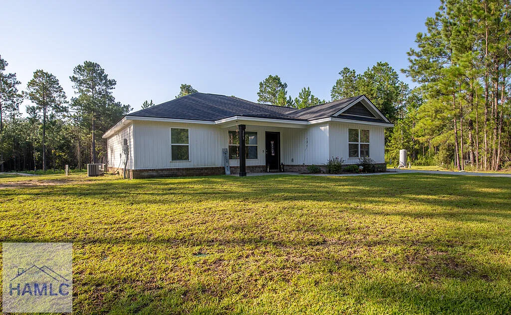 3 bed, 2.0 bath, 1360 sqft, $2,300 — Photo 3