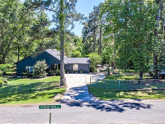 2nd image of 320 Stone Oak Ave