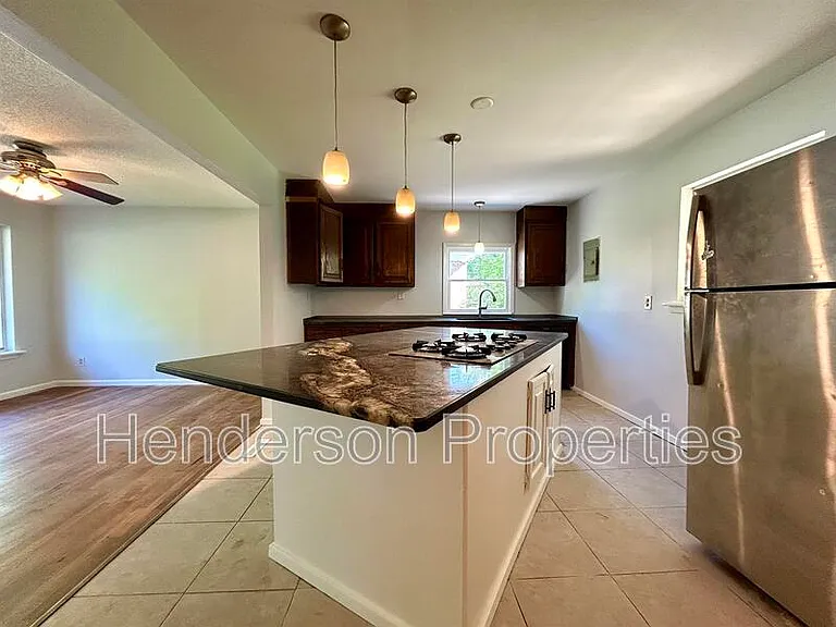908 Bilmark Ave — Photo 8