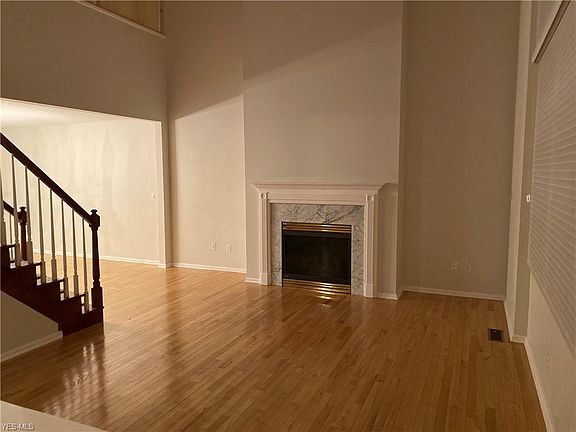 3rd image of 19303 Charter Ln