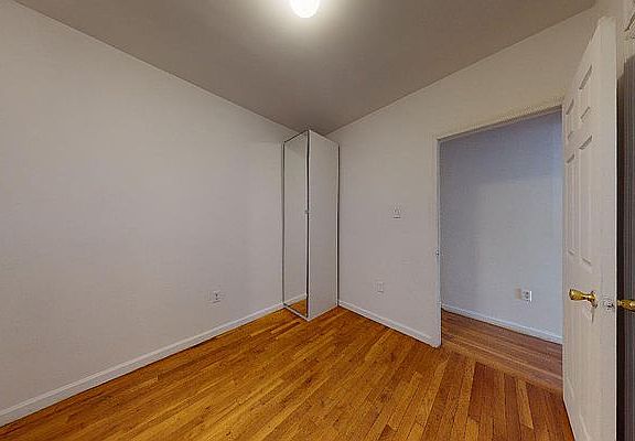 5th image of 104 2nd Ave APT 6
